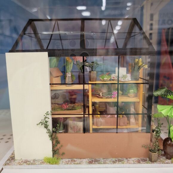 DIY Miniature House: Cathy's Flower House - SEALED - Picture 8 of 10